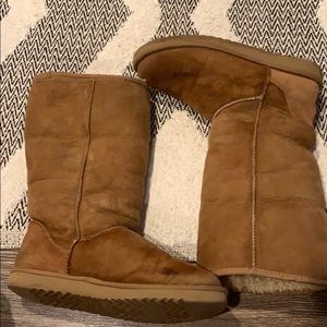 Classic Tall Chestnut Ugg’s Women’s size 9